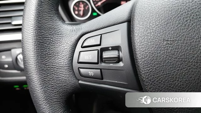 BMW 3 Series (F30) 2018 Серебряный из Кореи, фото 2