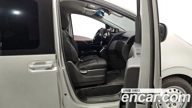 Hyundai Staria 2023 Серебряный из Кореи, фото 2