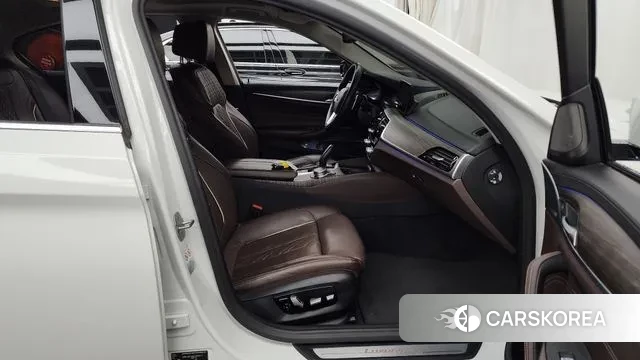 BMW 5 Series (G30) 2020 Белый из Кореи, фото 2