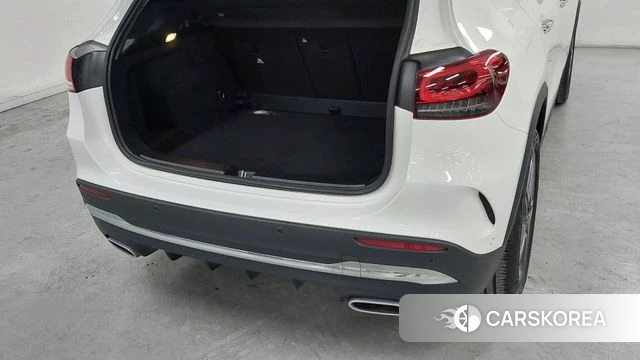 Mercedes-Benz GLA - Class H247 2023 Белый из Кореи, фото 2