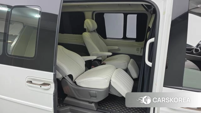Hyundai Staria 2023 Белый из Кореи, фото 2