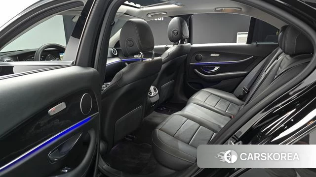 Mercedes-Benz E-Class W213 2019 Черный из Кореи, фото 2