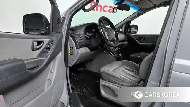 Hyundai The New Grand Starex 2018 Серебристо-серый из Кореи, фото 2