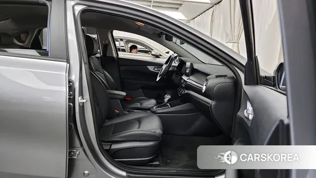 Kia The New K3 2nd generation 2021 Серебристо-серый из Кореи, фото 2