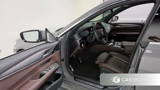 BMW 6 Series GT (G32) 2022 Серебристо-серый из Кореи, фото 2