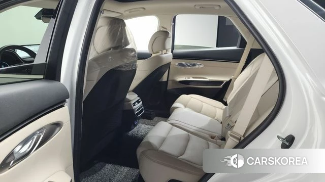 Genesis GV70 2023 Белый из Кореи, фото 2