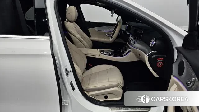 Mercedes-Benz E-Class W213 2020 Белый из Кореи, фото 2