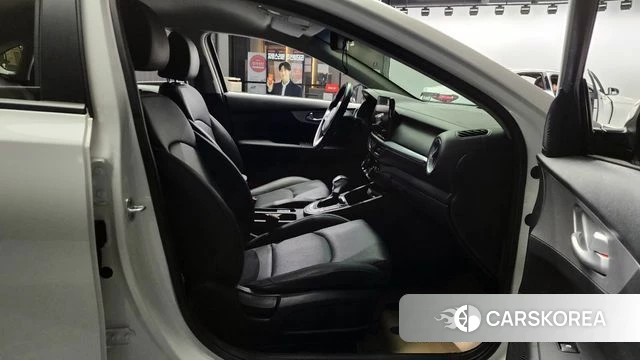 Kia The New K3 2nd generation 2022 Белый из Кореи, фото 2