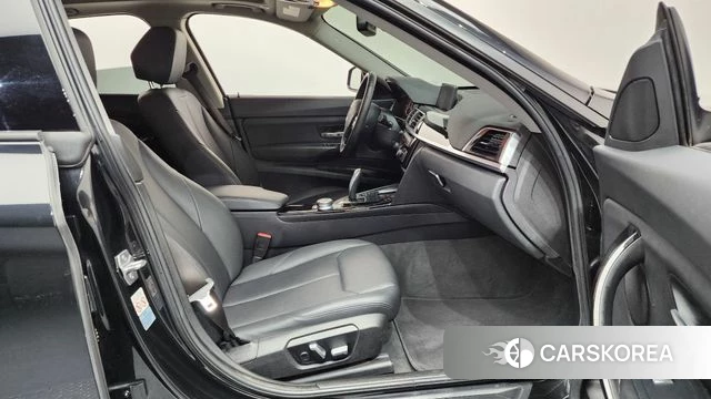 BMW 3 Series GT (F34) 2018 Черный из Кореи, фото 2