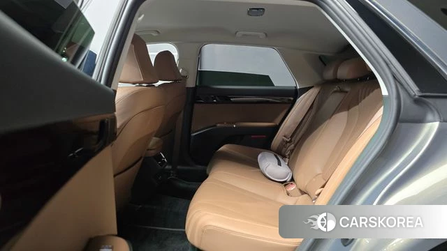 Hyundai Grandeur Hybrid (GN7) 2023 Серебристо-серый из Кореи, фото 2