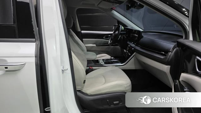 Kia Carnival 4th generation 2023 Белый из Кореи, фото 2