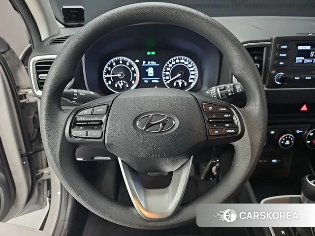 Hyundai Venue 2022 Серебристо-серый из Кореи, фото 2