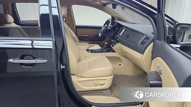 Kia The New Carnival 2019 Черный из Кореи, фото 2