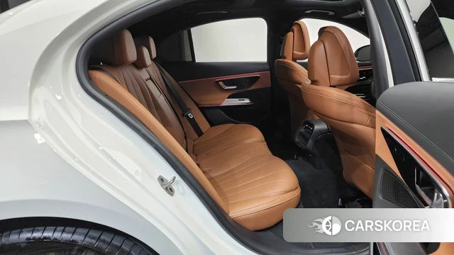 Mercedes-Benz E-Class W214 2024 Белый из Кореи, фото 2
