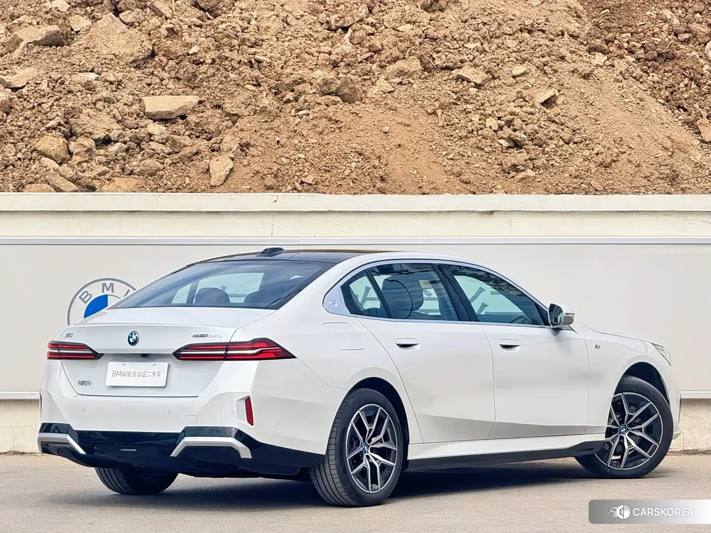 BMW i5 2025 Белый из Китая, фото 2