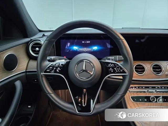 Mercedes-Benz E-Class W213 2022 Черный из Кореи, фото 2