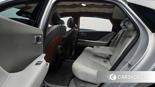 Hyundai Ionic 6 2025 Серебристо-серый из Кореи, фото 2