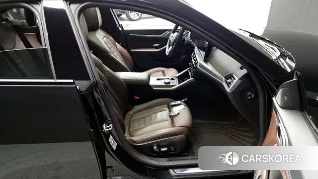 BMW i4 2023 Черный из Кореи, фото 2