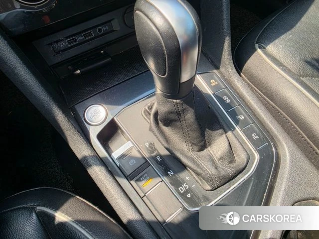 Volkswagen Tiguan second Generation 2019 Белый из Кореи, фото 2