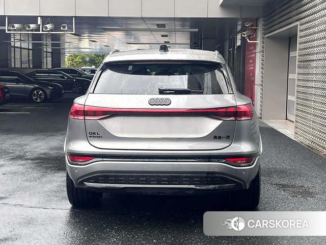 Audi Q6L e-tron 2026 Серебристо-серый из Китая, фото 2