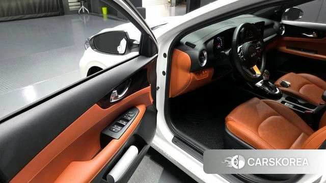 Kia The New K3 2nd generation 2021 Белый из Кореи, фото 2