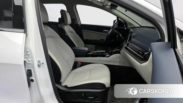 Kia Sportage 5th Generation 2022 Белый из Кореи, фото 2