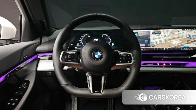 BMW 5 Series (G60) 2025 Белый из Кореи, фото 2