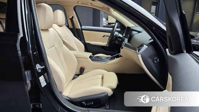 BMW 3 Series (G20) 2023 Черный из Кореи, фото 2