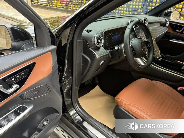 Mercedes-Benz GLC 2024 Черный из Китая, фото 2
