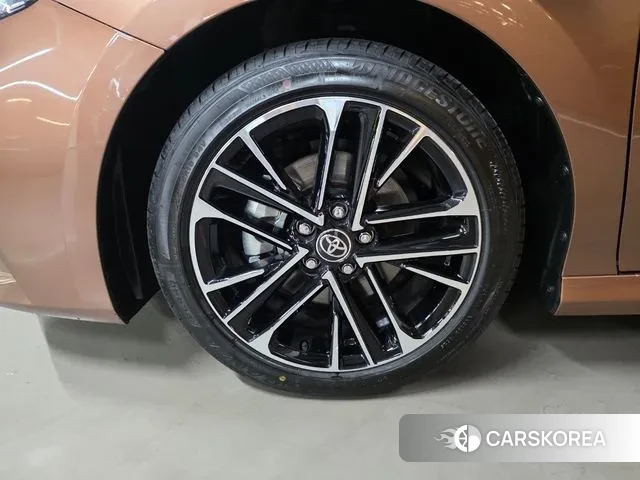 Toyota Camry (XV80) 2025 Песочный из Кореи, фото 2