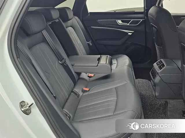 Audi A6 (C8) 2022 Белый из Кореи, фото 2