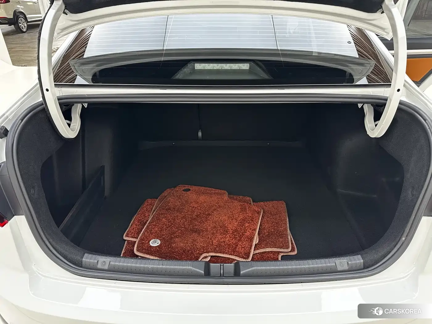 Volkswagen Bora 2023 Белый из Китая, фото 2
