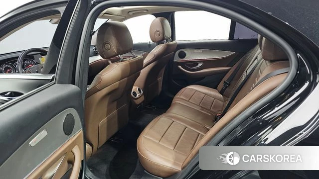 Mercedes-Benz E-Class W213 2018 Черный из Кореи, фото 2