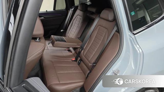BMW X3 (G01) 2024 Серебристо-серый из Кореи, фото 2