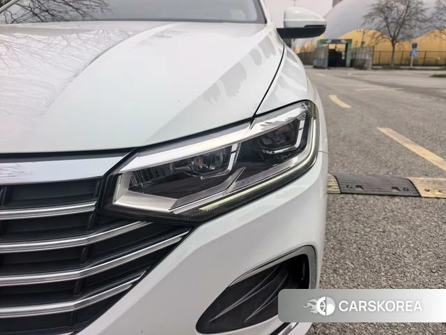 Volkswagen Lavida 2023 Белый из Китая, фото 2