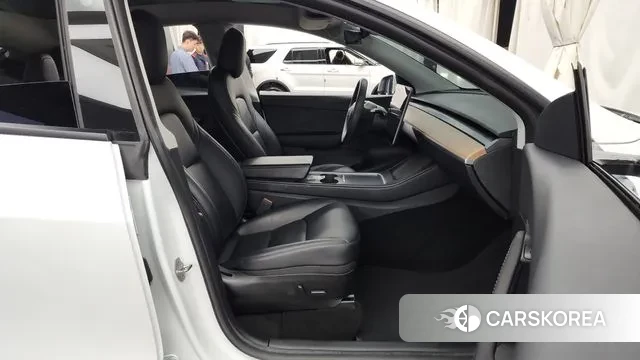 Tesla Model Y 2021 Белый из Кореи, фото 2