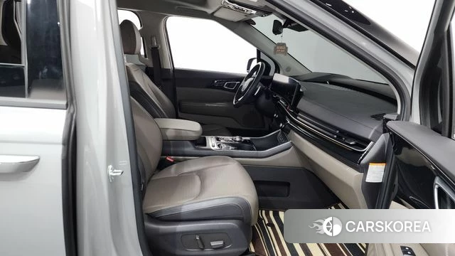 Kia The New Carnival 4th Generation 2024 Серебристо-серый из Кореи, фото 2