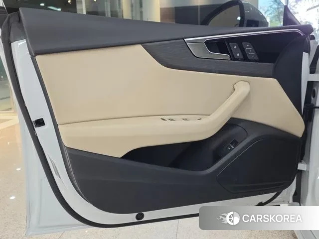 Audi A5 (F5) 2023 Белый из Кореи, фото 2