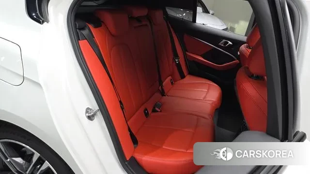 BMW 1 Series (F40) 2021 Белый из Кореи, фото 2