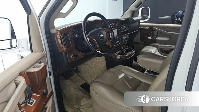Chevrolet Express Van 2019 Белый из Кореи, фото 2