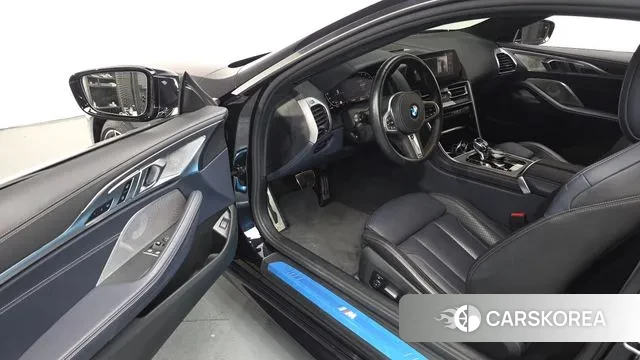 BMW 8 Series (G15) 2021 Черный из Кореи, фото 2