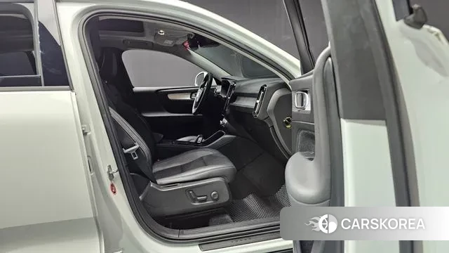 Volvo XC40 2018 Белый из Кореи, фото 2