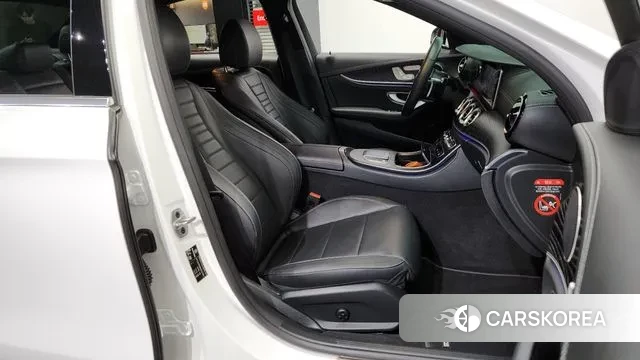 Mercedes-Benz E-Class W213 2021 Белый из Кореи, фото 2