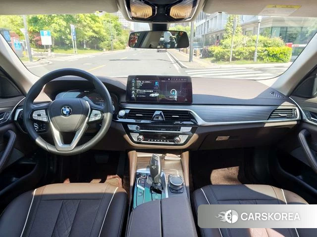 BMW 5 series PHEV 2021 Белый из Китая, фото 2