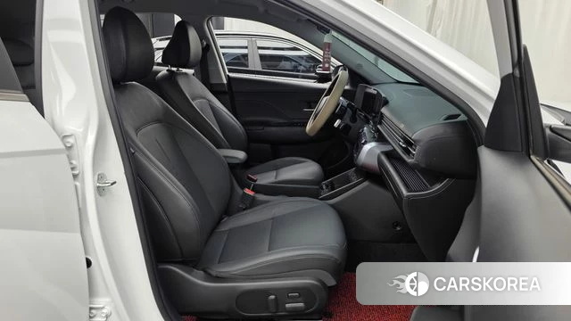 Hyundai Kona (SX2) 2023 Белый из Кореи, фото 2