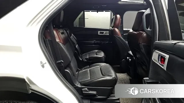 Ford Explorer 6th Generation 2021 Белый из Кореи, фото 2