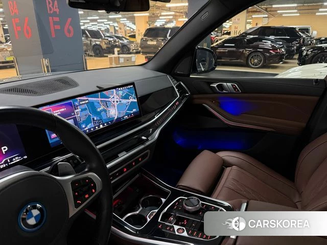 BMW X5 (G05) 2024 Серебристо-серый из Кореи, фото 2