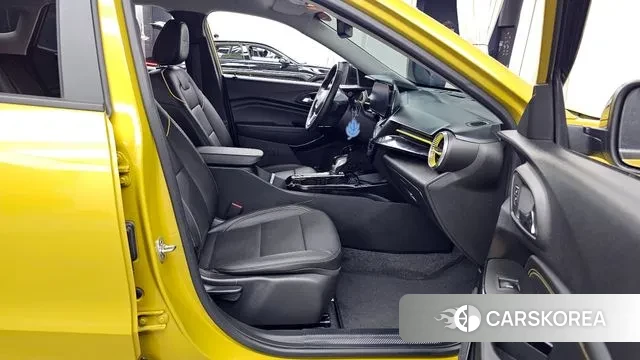 Chevrolet (GM Daewoo) Trax Crossover 2023 Желтый из Кореи, фото 2