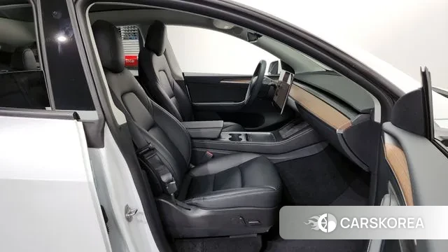 Tesla Model Y 2022 Белый из Кореи, фото 2