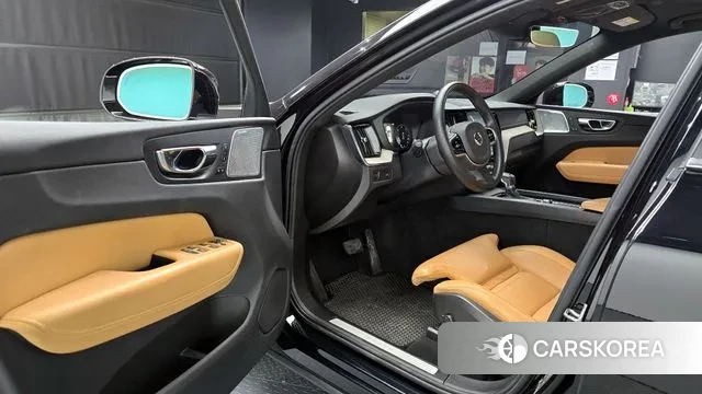 Volvo XC60 second Generation 2019 Черный из Кореи, фото 2